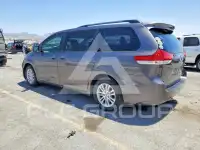 2012 Toyota SIENNA фото