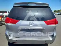 2012 Toyota SIENNA photo