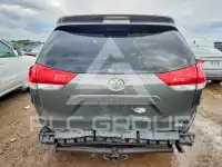 2012 Toyota SIENNA photo