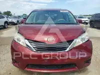 2012 Toyota SIENNA photo