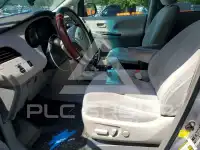 2012 Toyota SIENNA фото