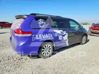 2012 Toyota SIENNA фото