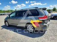 2012 Toyota SIENNA photo