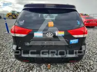 2012 Toyota SIENNA photo