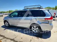 2012 Toyota SIENNA фото