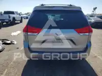 2012 Toyota SIENNA photo