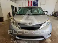 2012 Toyota SIENNA фото