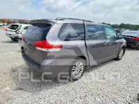 2012 Toyota SIENNA photo