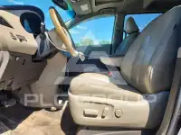 2012 Toyota SIENNA photo