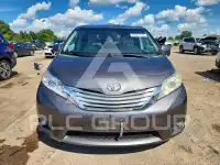 2012 Toyota SIENNA фото