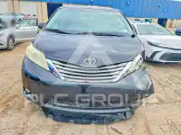 2012 Toyota SIENNA photo