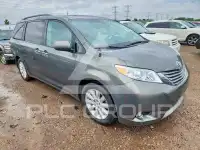 2012 Toyota SIENNA photo