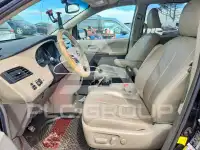 2012 Toyota SIENNA photo