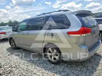 2012 Toyota SIENNA фото