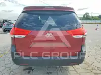 2012 Toyota SIENNA photo