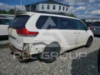 2012 Toyota SIENNA photo