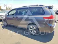 2012 Toyota SIENNA фото