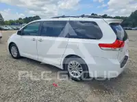 2012 Toyota SIENNA фото