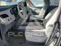 2012 Toyota SIENNA photo