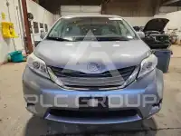 2012 Toyota SIENNA photo