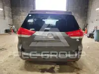2012 Toyota SIENNA photo