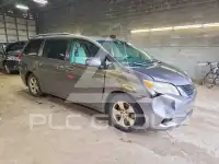 2012 Toyota SIENNA photo