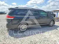 2012 Toyota SIENNA photo
