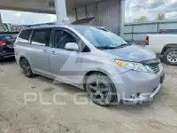 2012 Toyota SIENNA photo