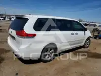 2012 Toyota SIENNA photo