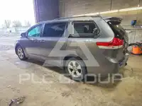 2012 Toyota SIENNA photo