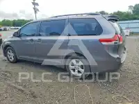 2012 Toyota SIENNA photo