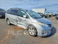 2012 Toyota SIENNA photo