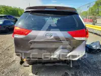 2012 Toyota SIENNA фото