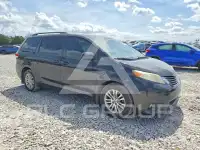 2012 Toyota SIENNA photo
