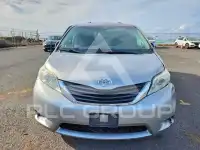 2012 Toyota SIENNA photo