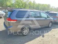2012 Toyota SIENNA фото