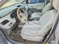 2012 Toyota SIENNA photo