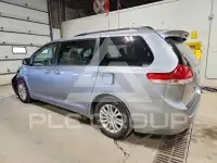 2012 Toyota SIENNA photo