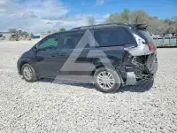 2012 Toyota SIENNA photo