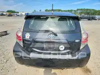2012 Toyota PRIUS фото