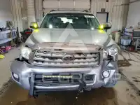 2012 Toyota SEQUOIA фото