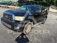 2012 Toyota SEQUOIA фото