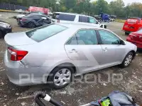 2012 Toyota CAMRY фото