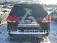 2012 Toyota SIENNA photo
