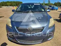 2012 Toyota YARIS фото
