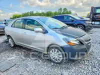 2012 Toyota YARIS фото