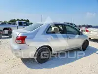 2012 Toyota YARIS фото