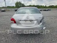 2012 Toyota YARIS фото