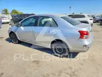 2012 Toyota YARIS фото