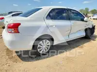 2012 Toyota YARIS фото